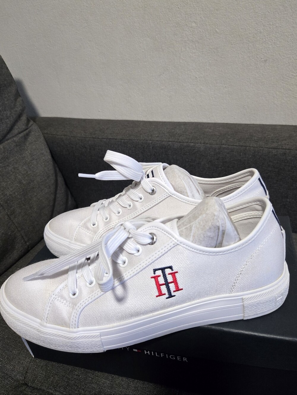 Tommy Hilfiger White Canvas Low-Top Sneakers with Red & Navy Logo